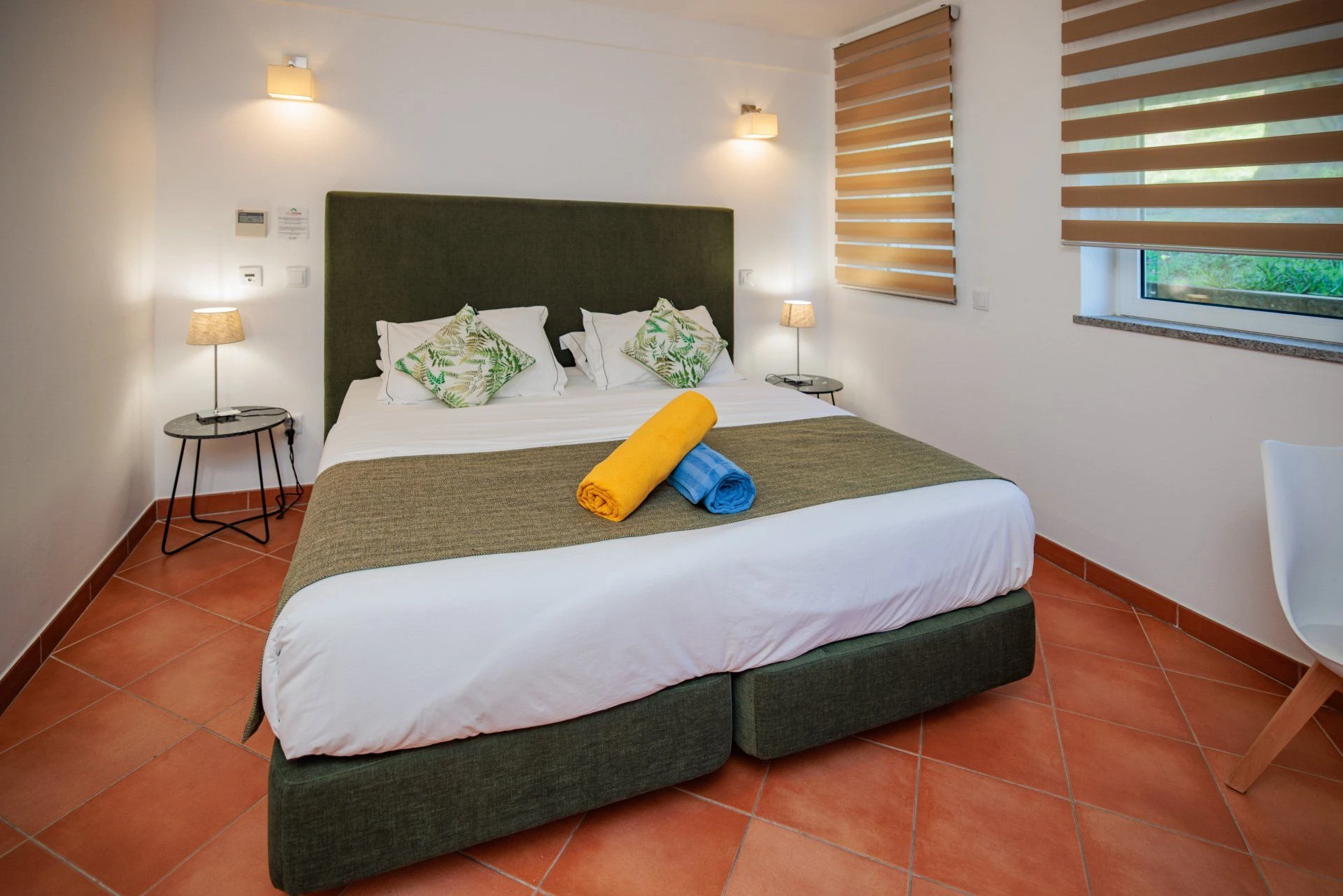 Bed in the VilaFoia economy double room