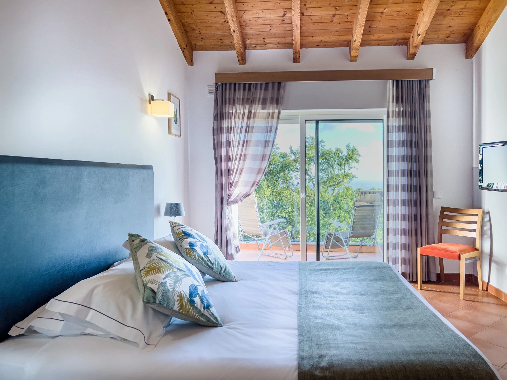 Bed in a premium VilaFoia double room